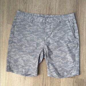 Cutter and Buck camouflage men’s golf shorts